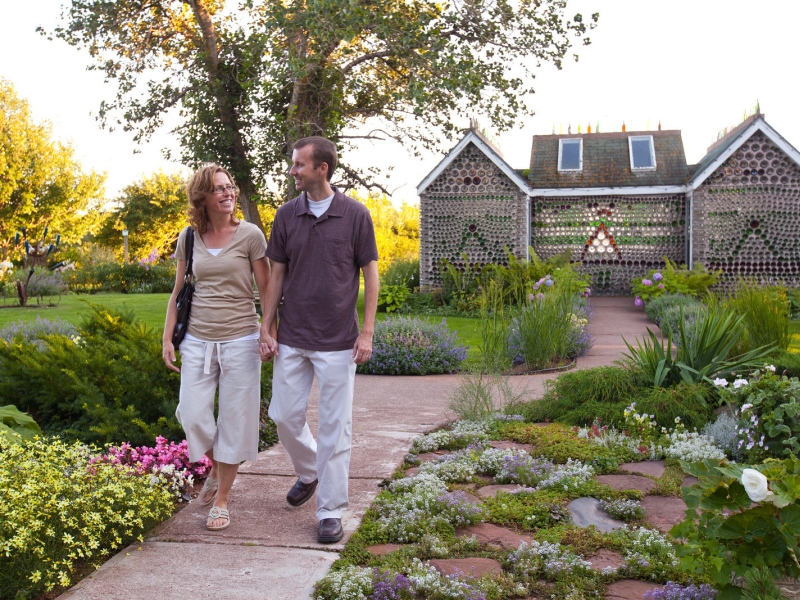 Bottle Houses – Gardens and Glass Expressions