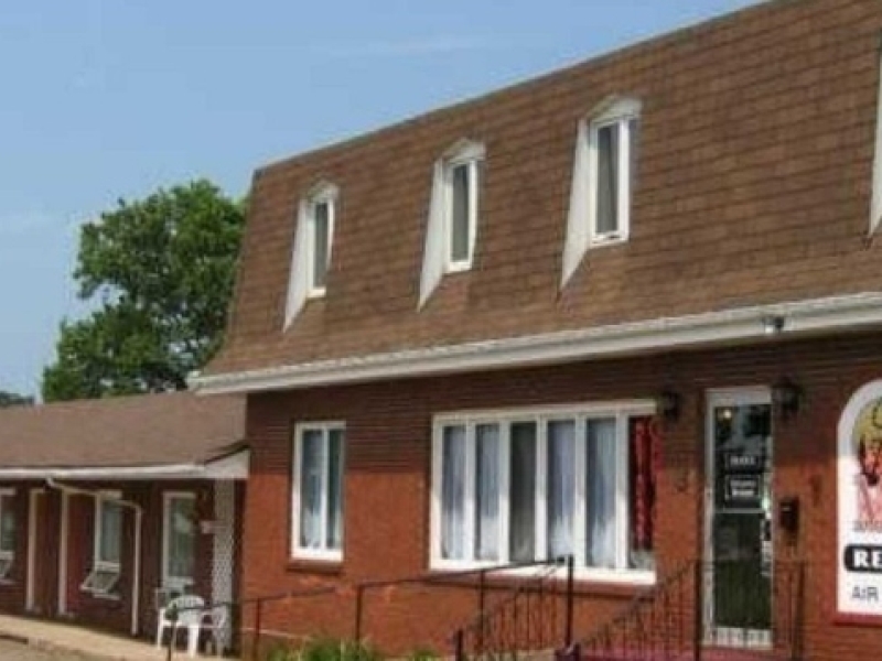 Summerside Motel and Cottages